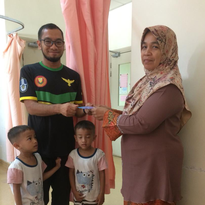 Read more about the article PENYERAHAN SUMBANGAN KEPADA FARAHANNIS UNTUK BULAN JULAI 2019